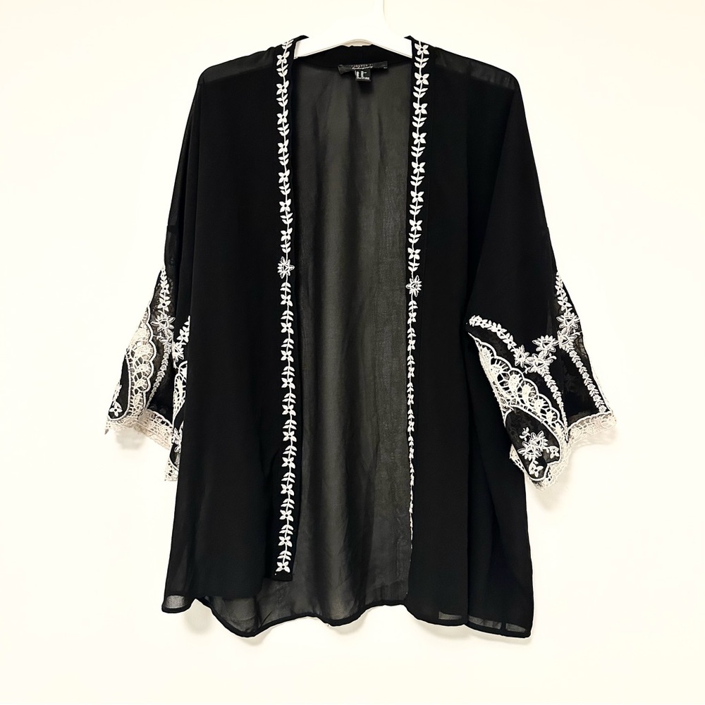 Forever 21 Sheer Black Open Kimono with White Embroidered Detailing Women's XL